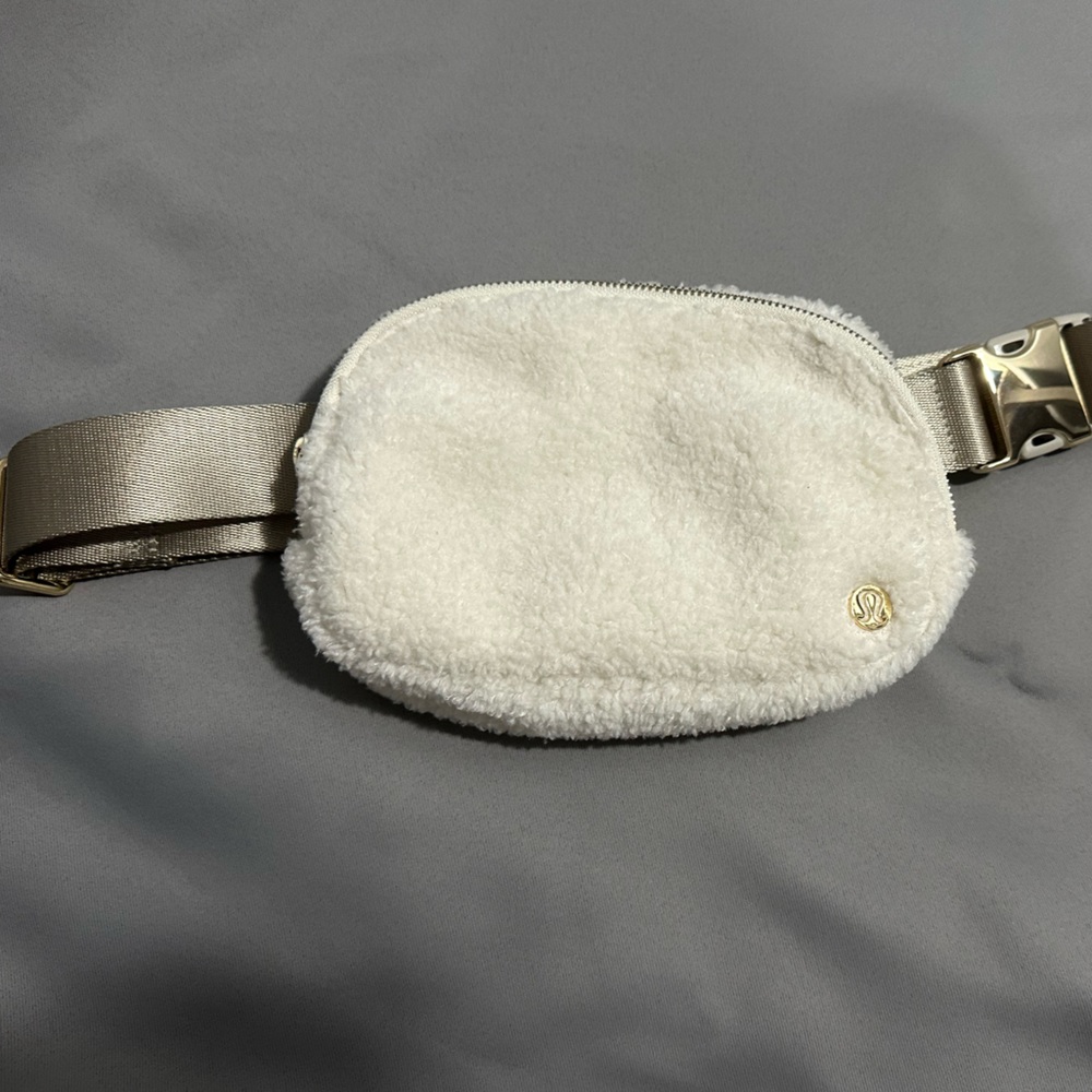 Lululemon belt bag